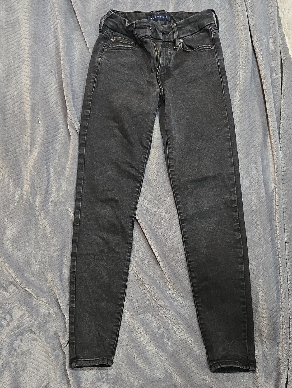 Aeropostale Women's Skinny Jeans in Washed Black